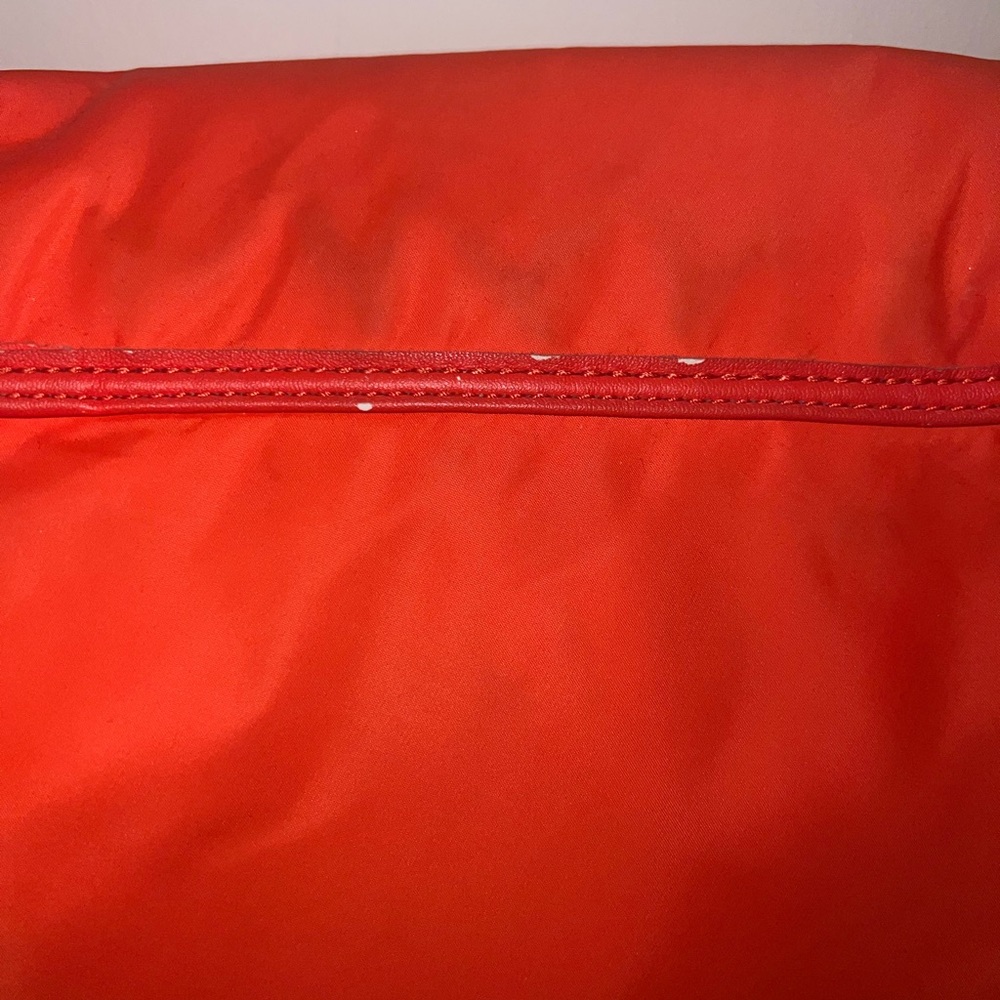 Tory Burch Red Crossbody Bag with Flap Design and Matching Strap - Picture 7 of 16